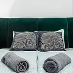 New Tranquil Apartments With Free Parking