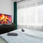 New Tranquil Apartments With Free Parking