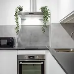 New Tranquil Apartments With Free Parking