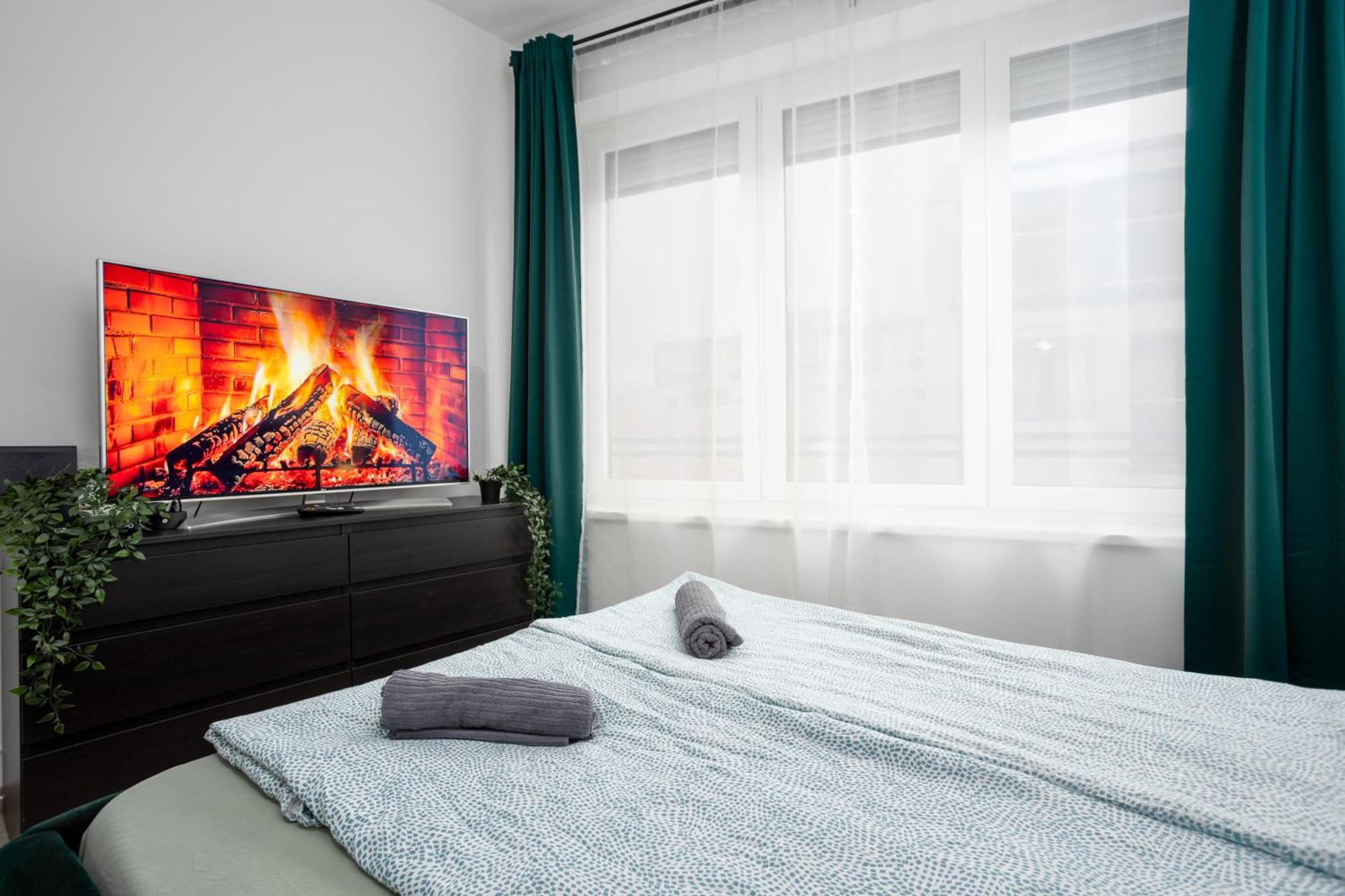 New Tranquil With Free Parking Apartman *